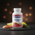 Fish Oil Omega-3 lifestyle sobre pizarra oscura con salmón y limón